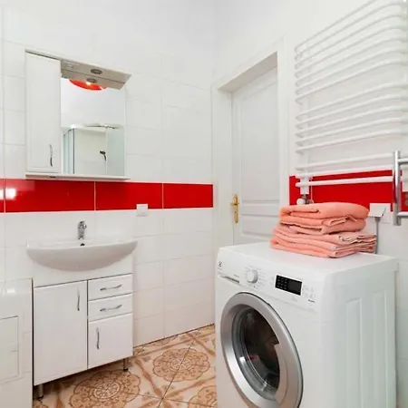 три кімнати вулиця грушевського 9 центр міста Lviv