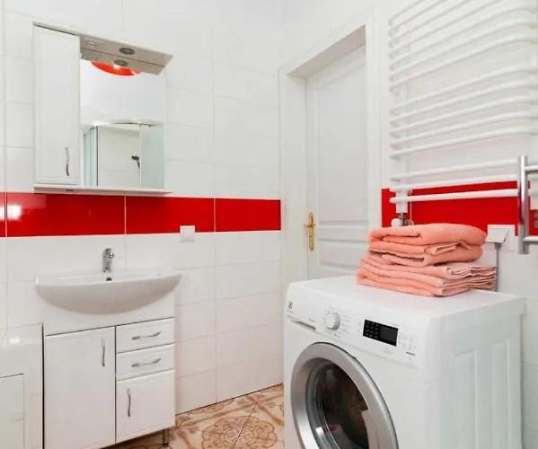 три кімнати вулиця грушевського 9 центр міста Λβιβ