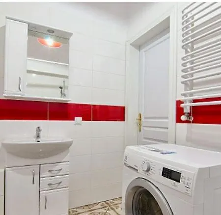 Apartman три кімнати вулиця грушевського 9 центр міста *