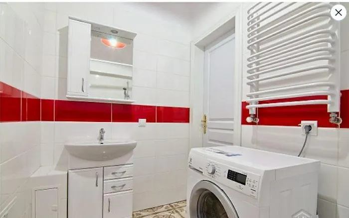 Apartment три кімнати вулиця грушевського 9 центр міста *